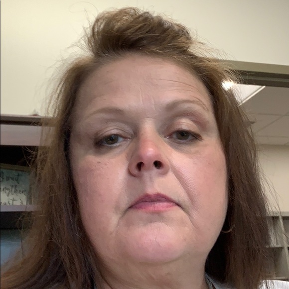 Meet your Posher, Sandi - Picture 1 of 1